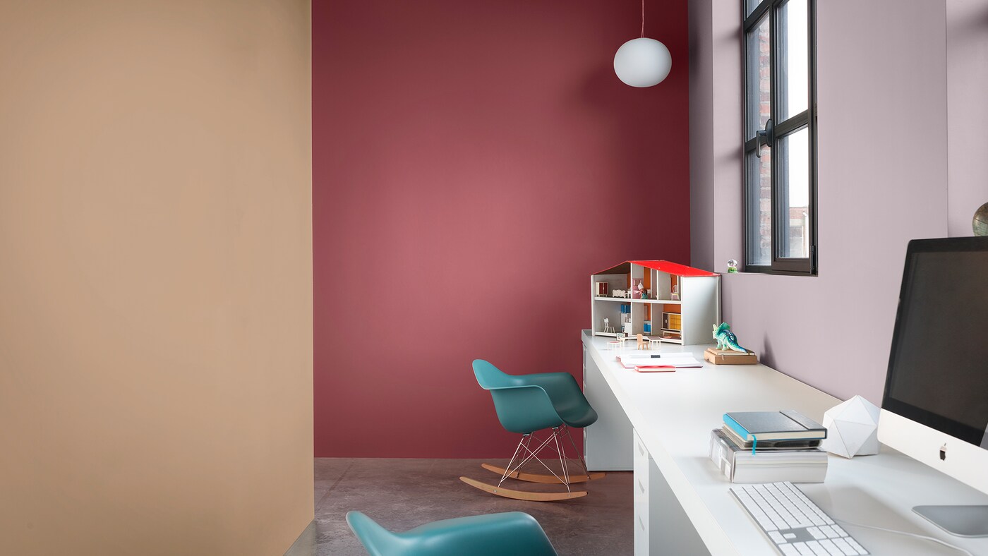 An intense and energized home office created with the Dulux Ambiance Atmospheric color palette