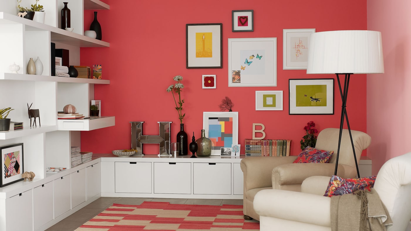 ห้องนั่งเล่นสีแดง