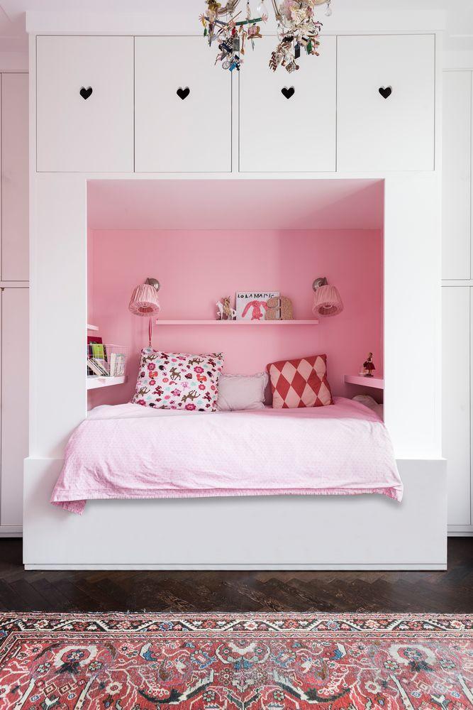 girls pink and white bedroom