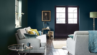 Ide warna dinding gelap di seluruh rumah Anda