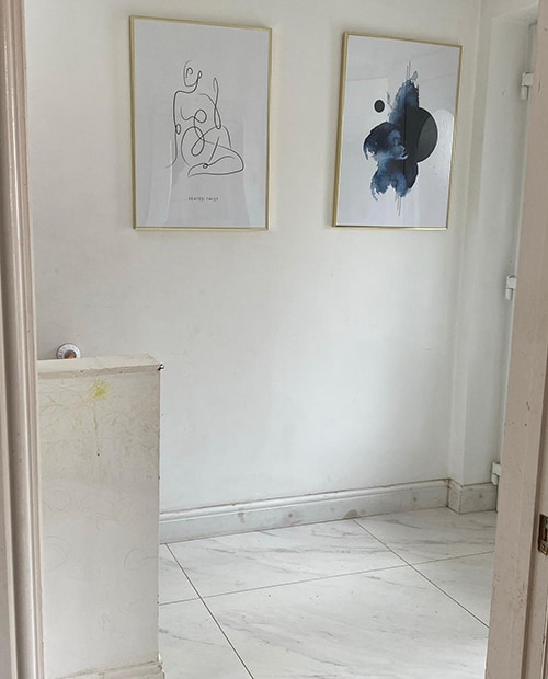 Beautiful colours for bold statements  in the hallway