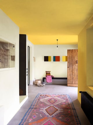 How To Paint a Ceiling