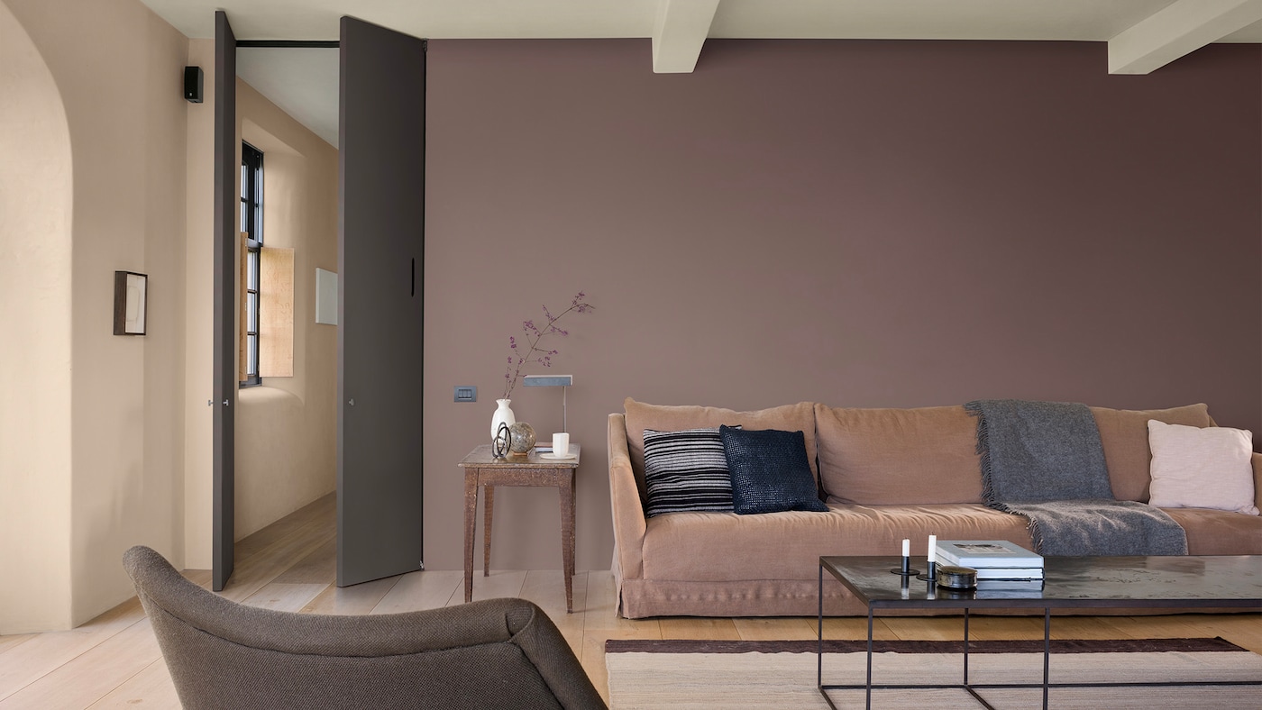 Phòng khách Dulux màu nâu đất mộc mạc