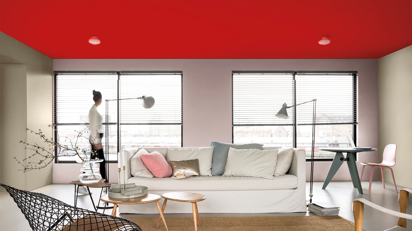 Trần nhà đầy thu hút với màu sơn đỏ thu hút của Dulux