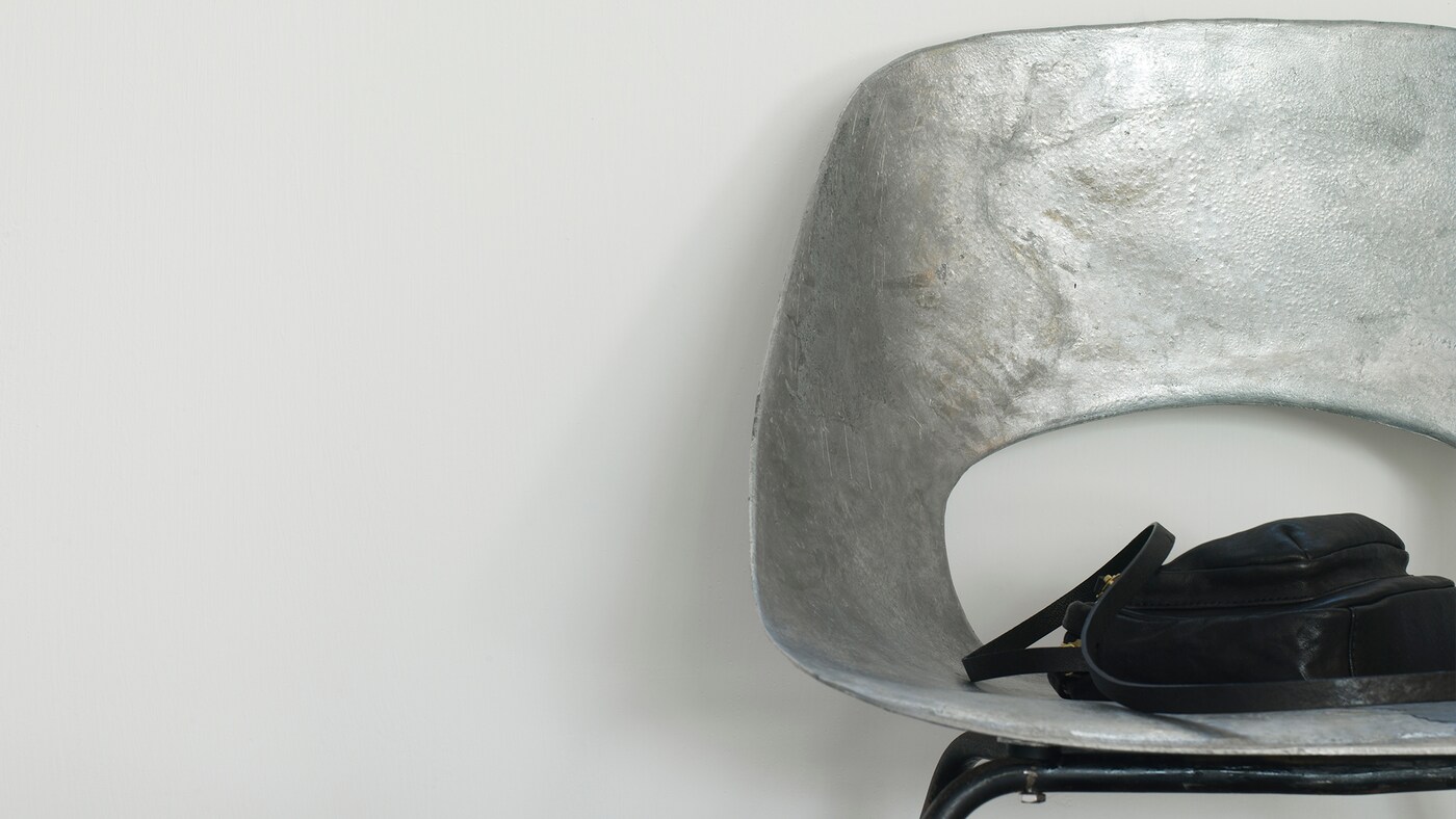 Add sparkle to pure white with metallics + colours and products
