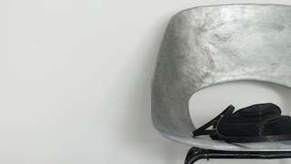 Add sparkle to pure white with metallics