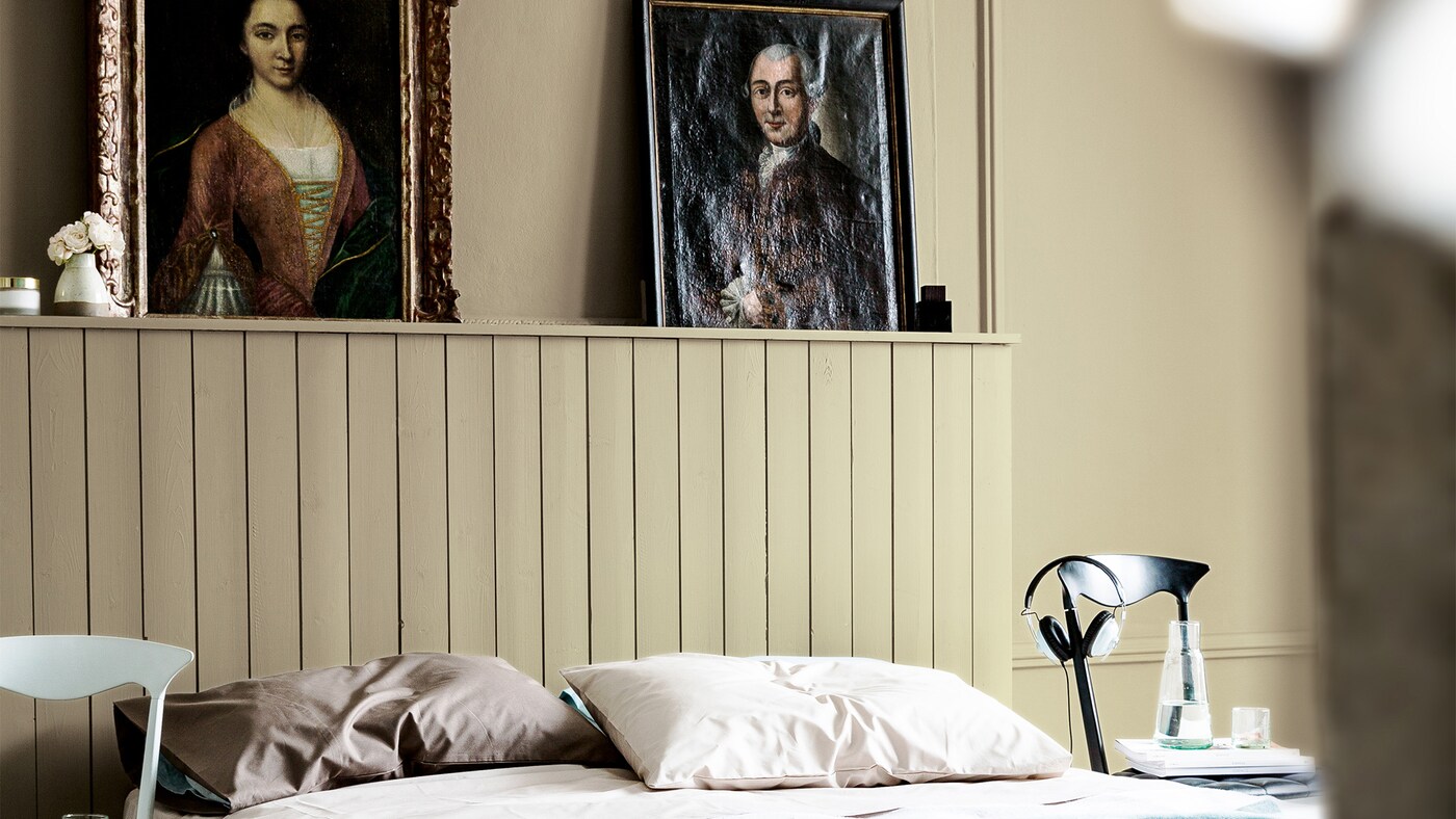 Decorating a bedroom for two? Be inspired by the 2015 trend ‘Him + Her’ and discover how to create a couple-friendly space that combines masculine and feminine styles.