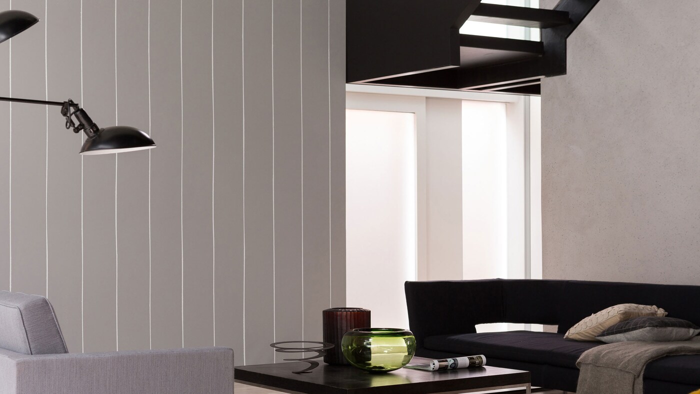 Add a touch of architectural interest to your home with a slick pinstripe paint effect.