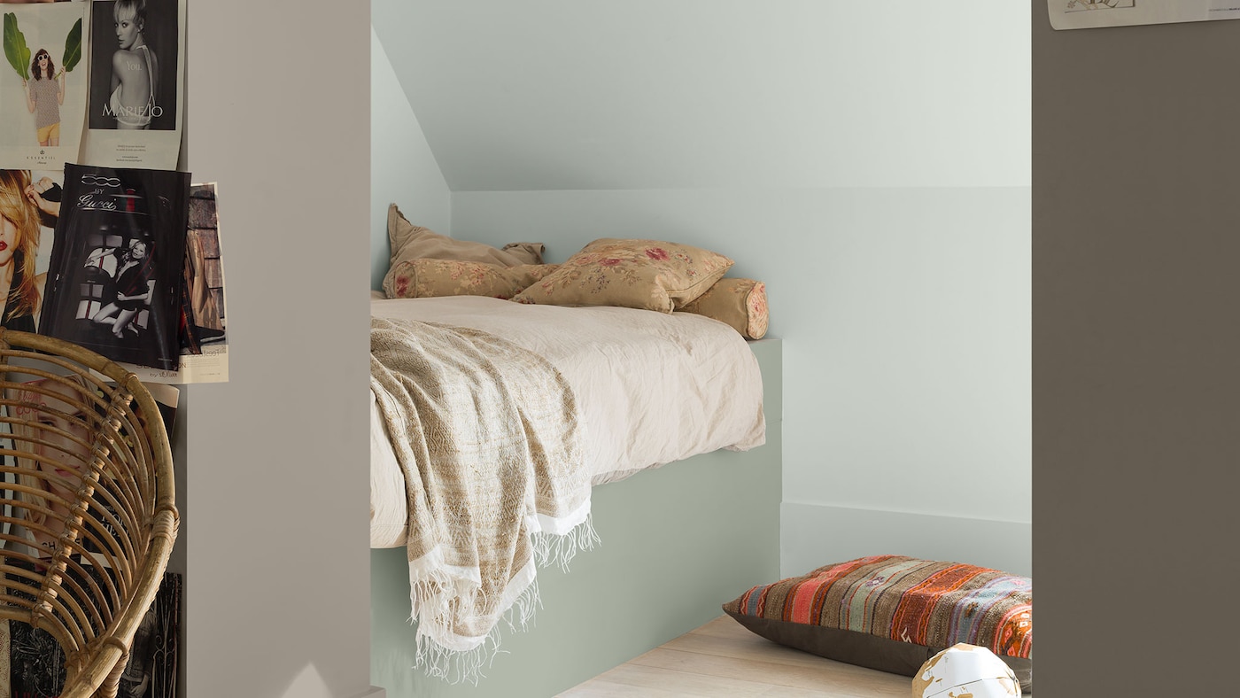 Create a contemporary bedroom decor a teenager won’t outgrow. Use warm, neutral paints as a backdrop for accessories that show their personality.