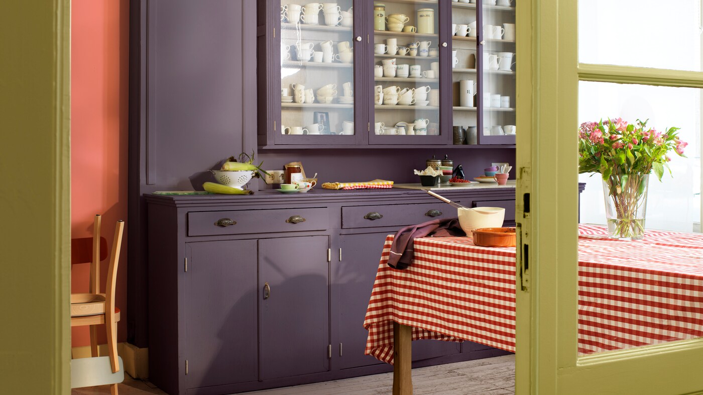 Update a classic country dining room + colours and products