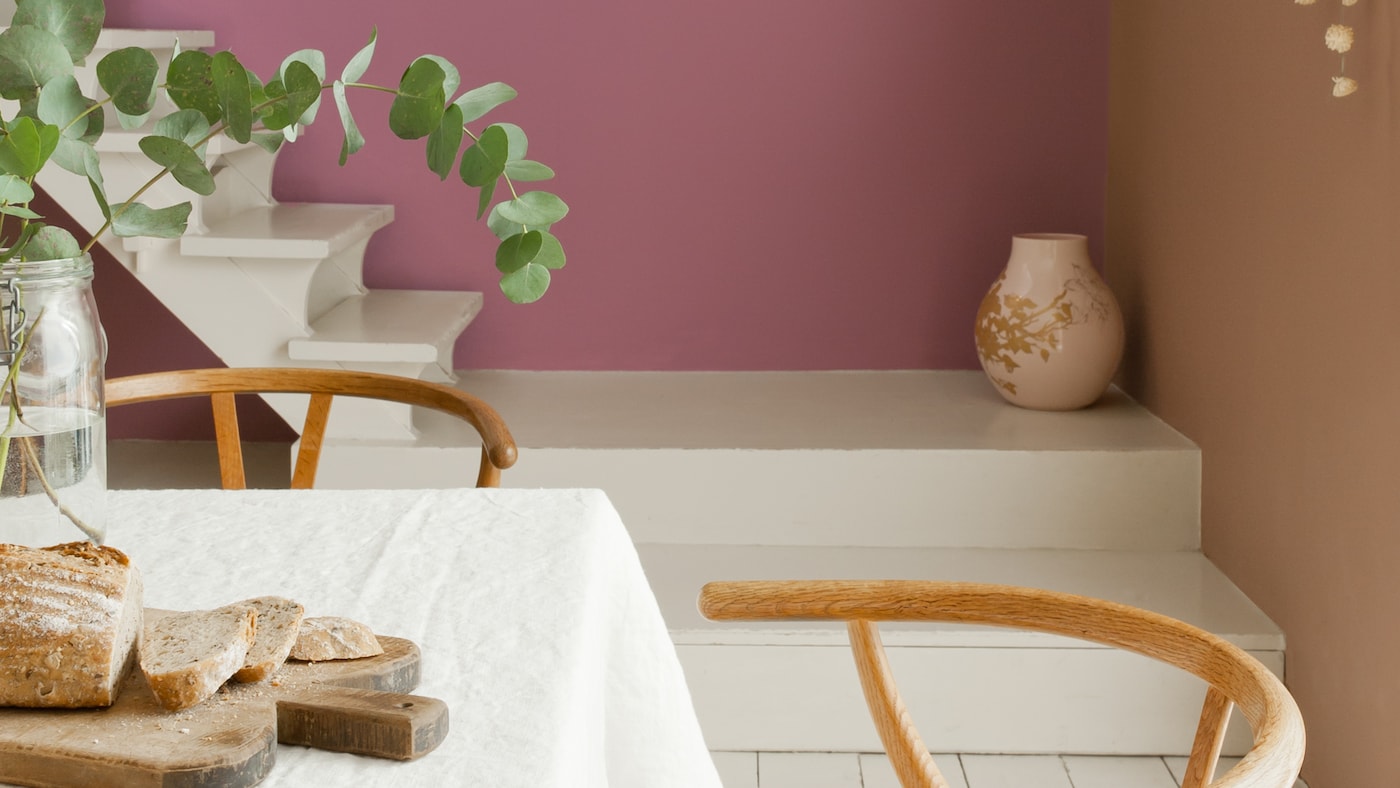 Warm purple inspires intimate dining+ colours and products
