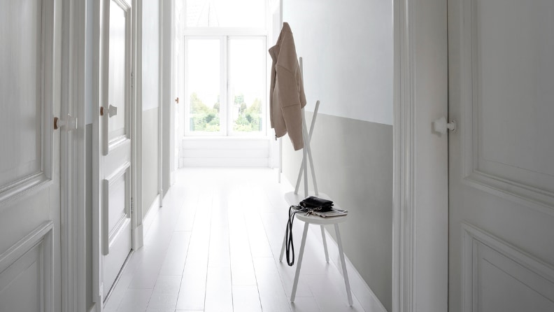 Neutral split effect in bathroom