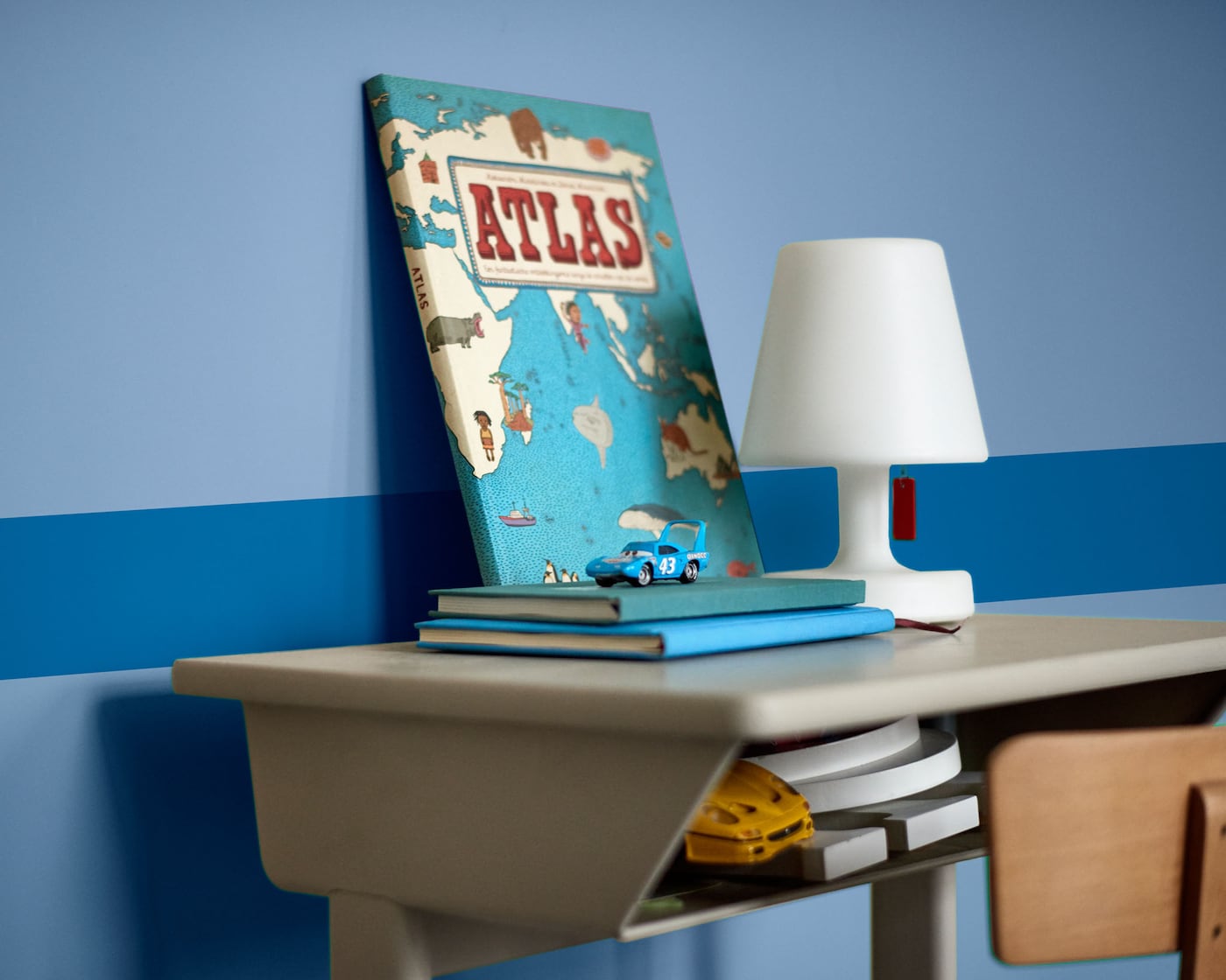 Create a simple stripe on your child’s walls