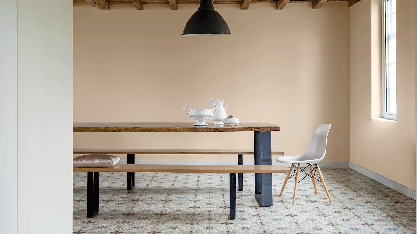 Un duo naturel pour éclairer une pièce authentique pleine de charme 