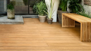 Comment traiter sa terrasse en bois à l’aide d’un saturateur ?