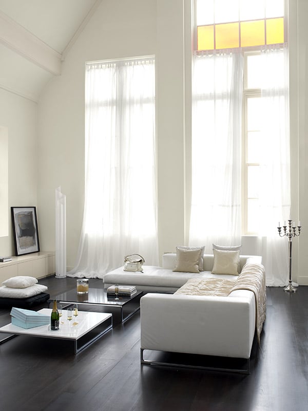 salon-lumineux-peinture-blanche