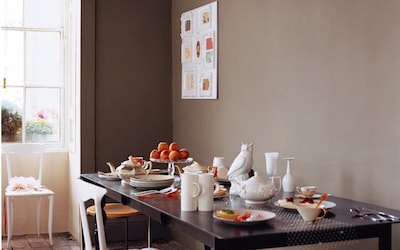 SALLE A MANGER MUR TAUPE