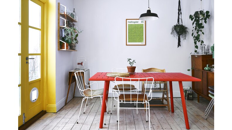 J’invente de nouvelles aventures pour un vieux salon de jardin