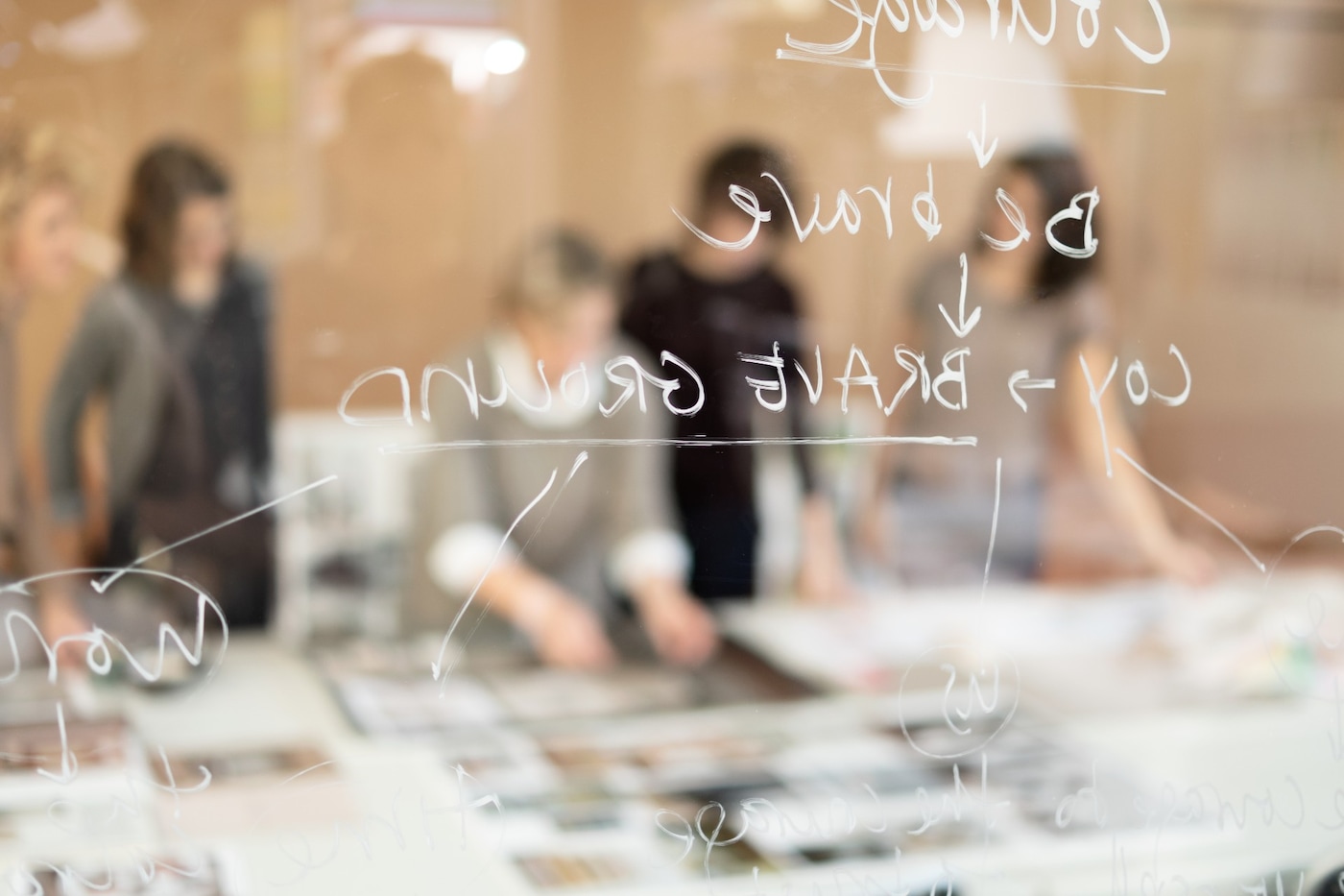 Het Flexa ColorLab kijkt naar de trends en zoekt daar de juiste kleuren bij.