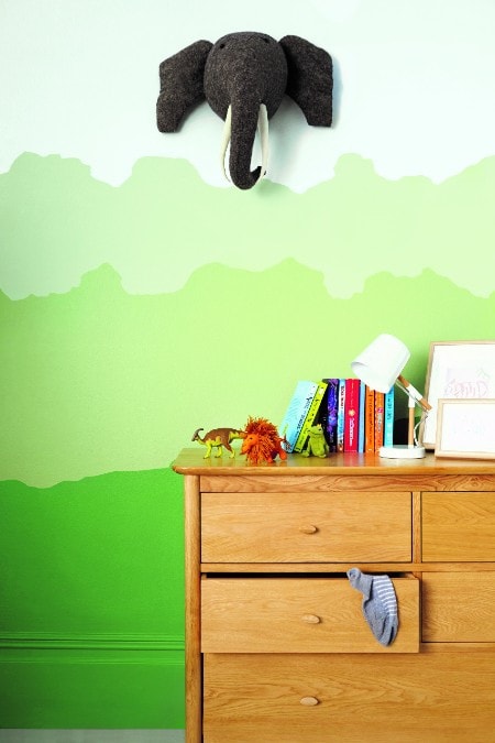 Boho Bordeau Vintage moodboard voor babykamer