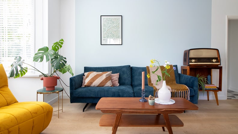 Een kleurvlak in de kleur Vleugje Marmer op de muur van de zithoek.