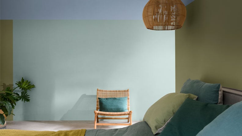 Olijfgroene slaapkamer met de kleuren Tranquil Dawn, Bright Skies en The Greenhouse 6