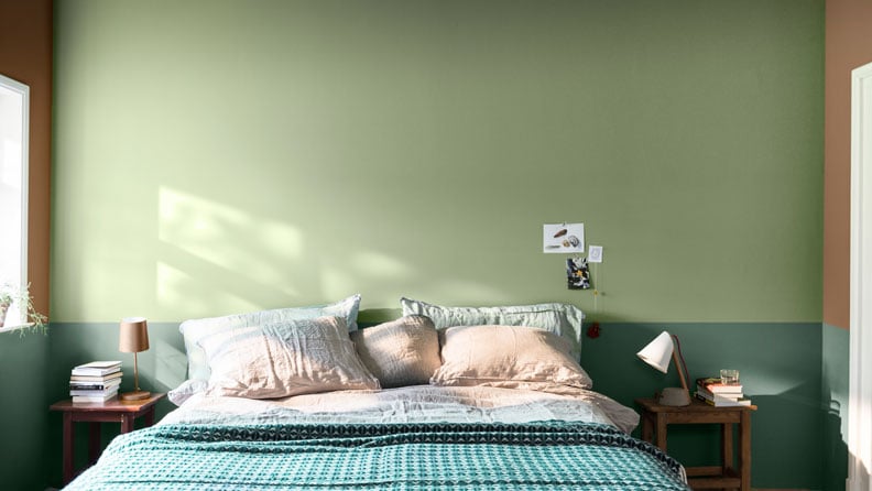 Saliegroene slaapkamer met de kleuren Mild Jade en Puur Tijm