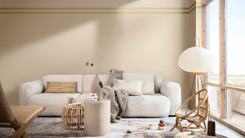 woonkamer met de kleur F4.06.78 op de muur