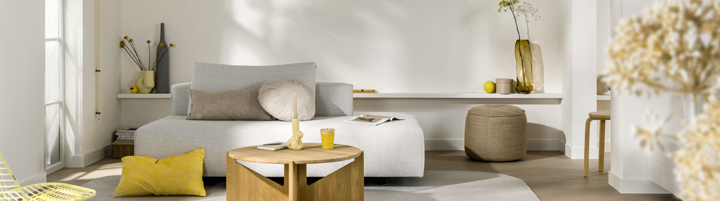 woonkamer met de kleur Elegant Mist op de muren