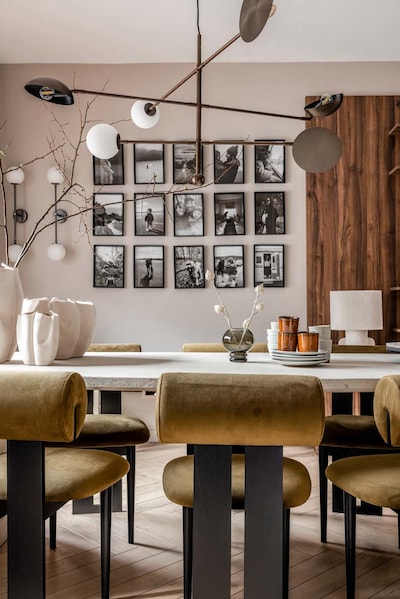 Eetkamertafel met stoelen