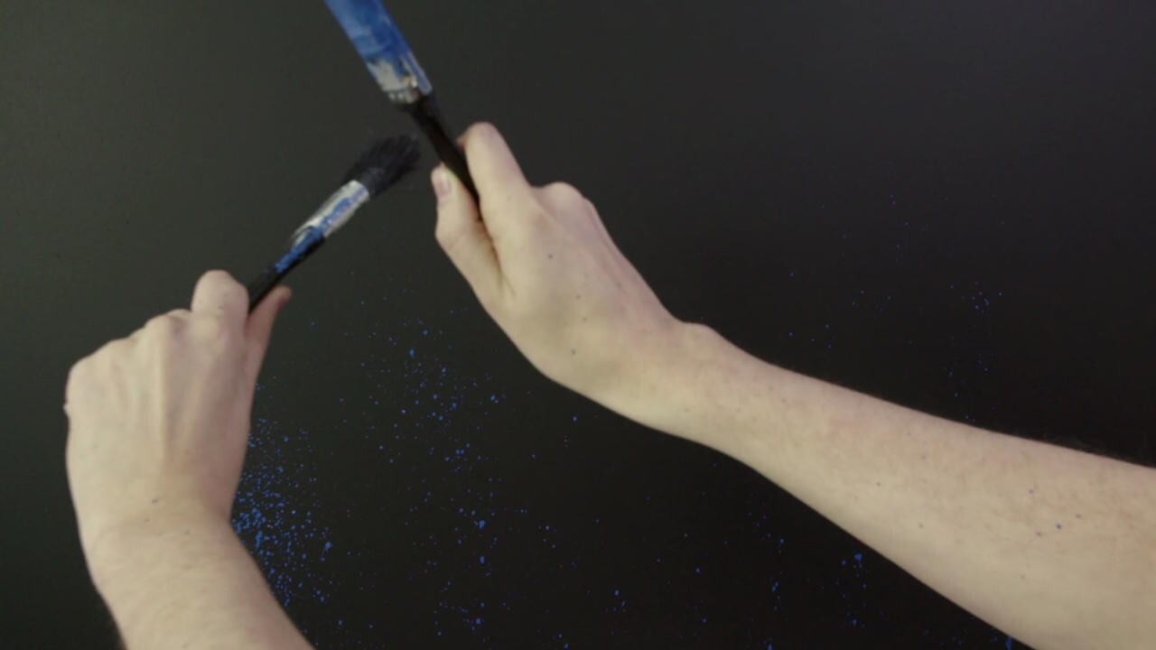 comment créer un effet peinture sur le mur - idée deco chambre d'enfant sur le thème de l'espace