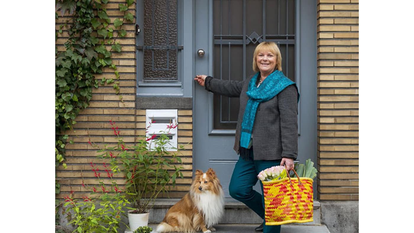La porte d'entrée - bleu gris - peinture