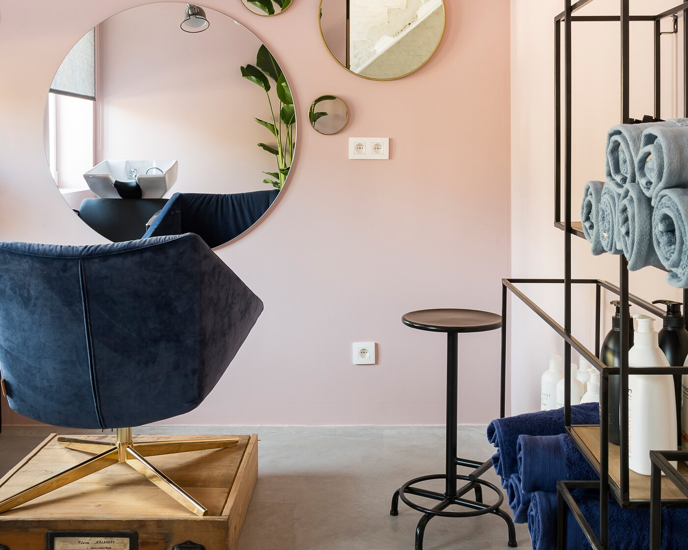 vtwonen-episode1-salon-coiffure