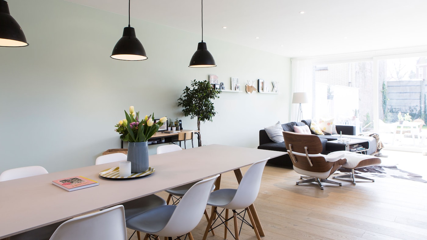 Eetkamer witte tinten verf - Eliza de Waele - Binnenkijker