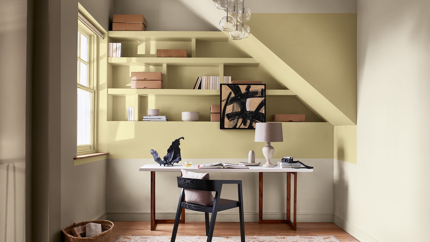 Creëer een geïntegreerde werkruimte in een zijtafel.