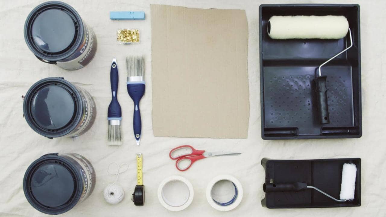 Verfgereedschap nodig om plafond te schilderen