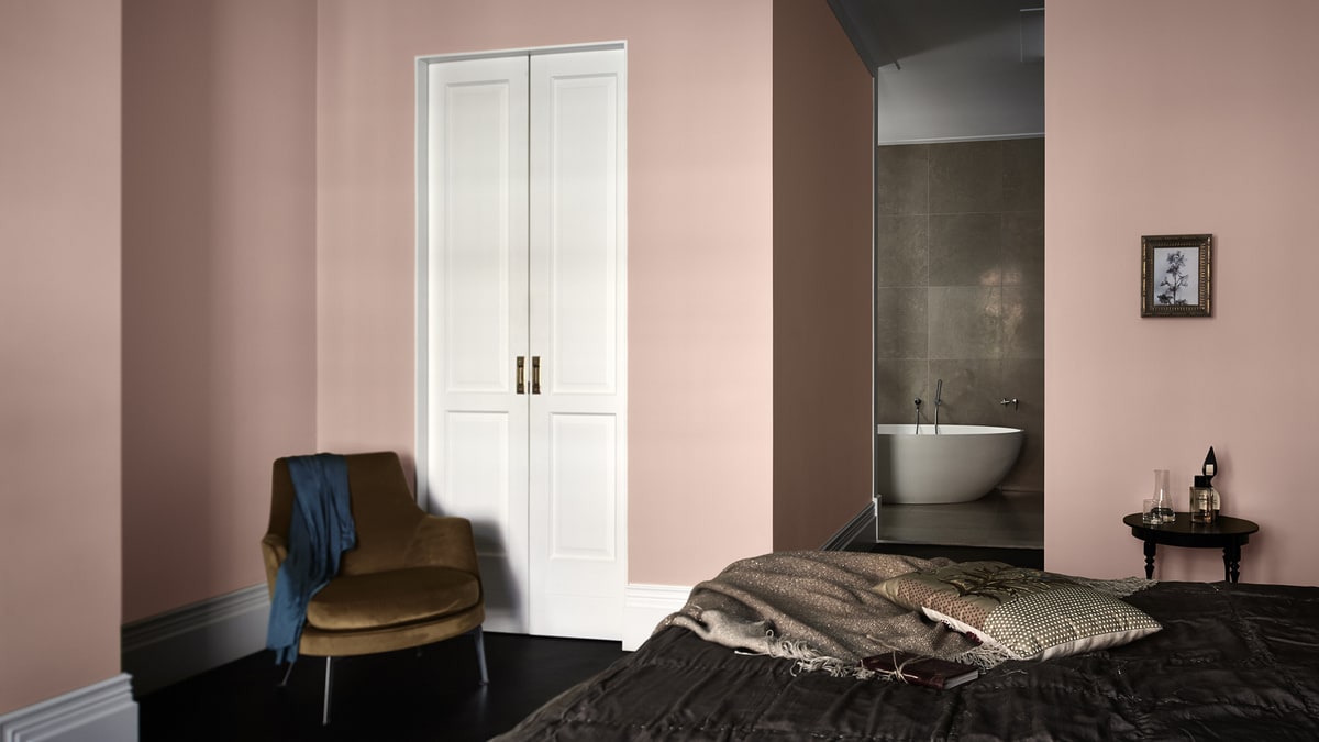 Rosa soverom med bad