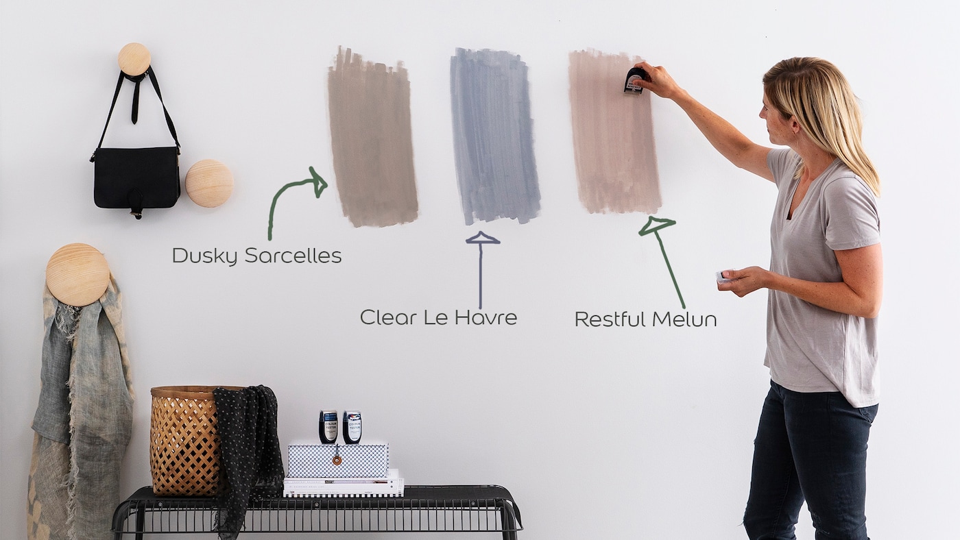 Barneroms inspirasjon og grå farge på veggen