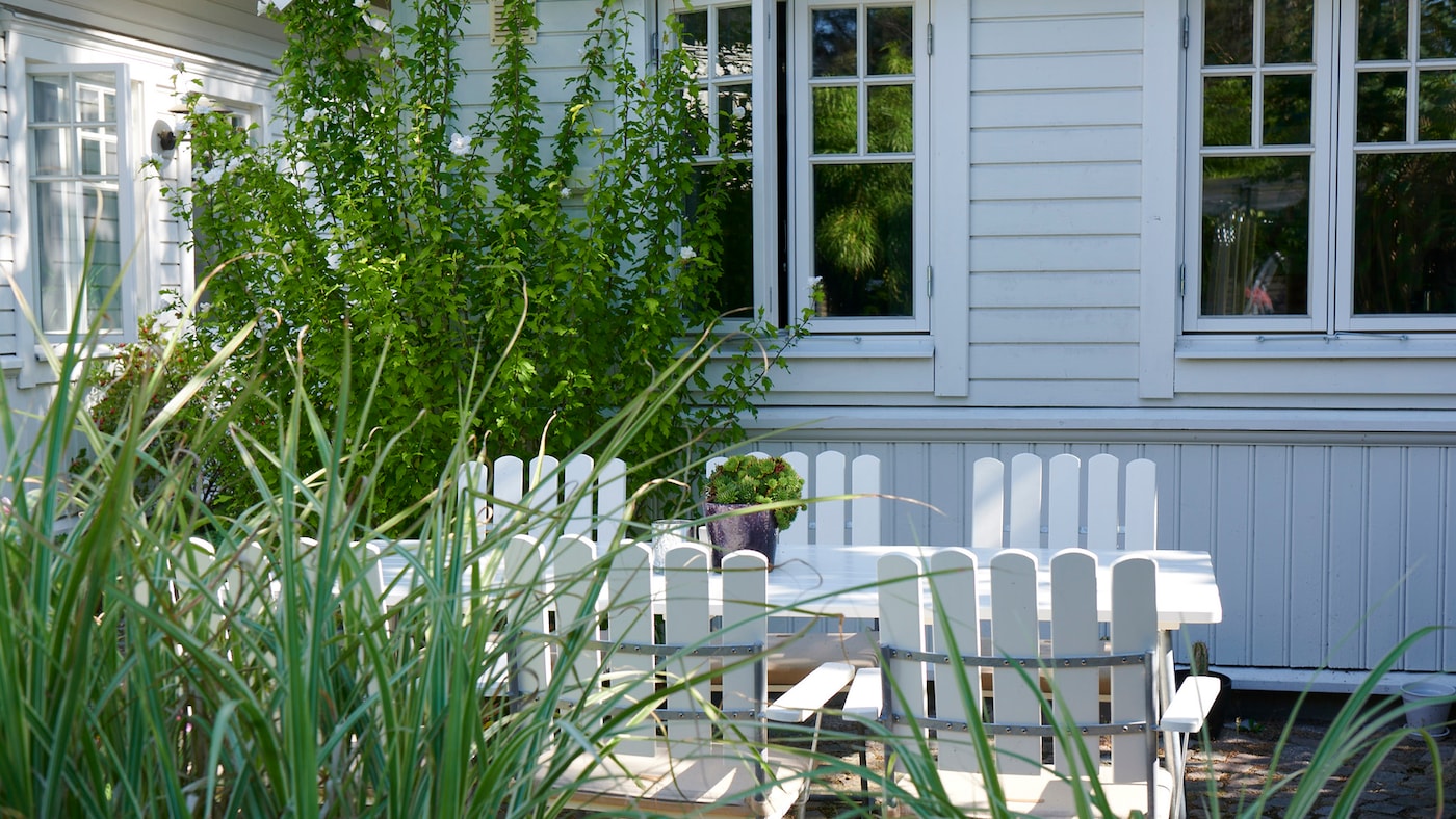 Hvitmalt hus i den eggehvite fargen Ingierstrand med Nordsjømaling