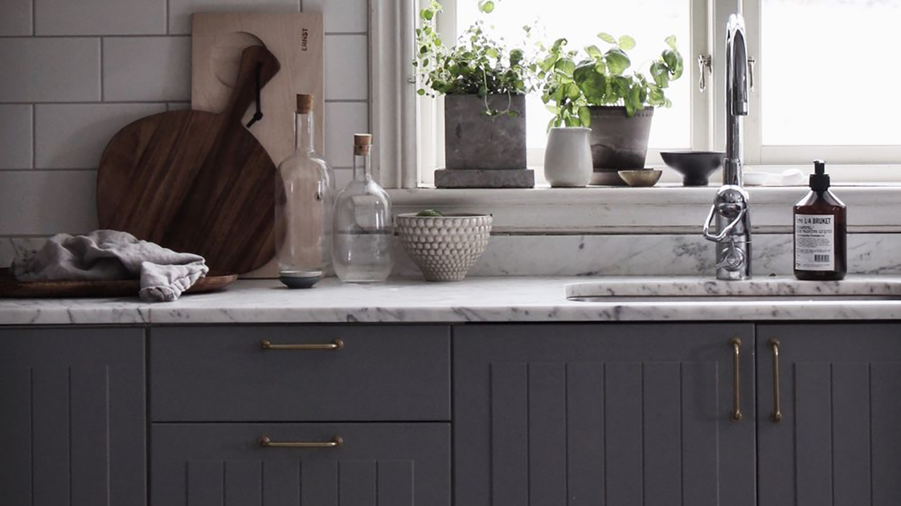 Ny farge på kjøkkenskapene