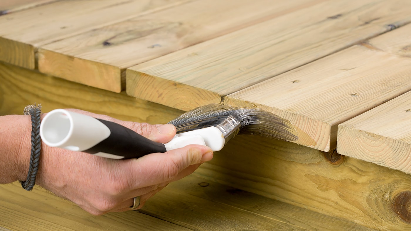 Terrassebeis påføres endetreet først når du skal beise terrassen