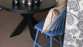 Ny farge på stolene på hytta? Mal de selv på 1-2-3