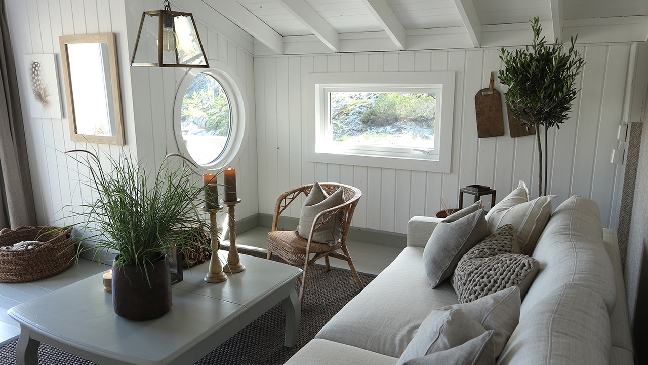 Eventyrlig Oppussing Kragerø malt panelvegg