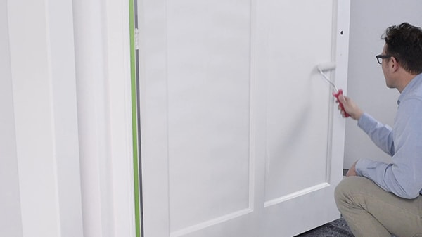 Er du på utkikk etter å male dør inne? 