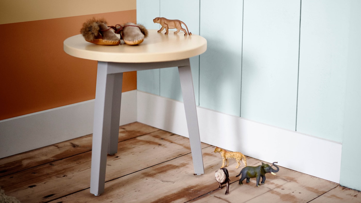 Jūsų kūdikis daug laiko praleis apkamšytas savo lovelėje, todėl verta apgalvoti patalynę ir minkštus baldus, kuriuos pasirinksite.