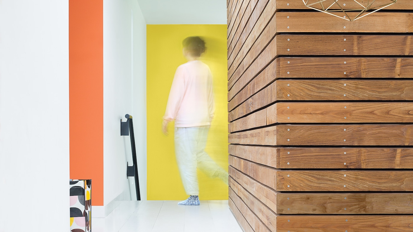 Jubilant orange fizzes with vitality making it the ideal hue for perking up a lacklustre living room. 