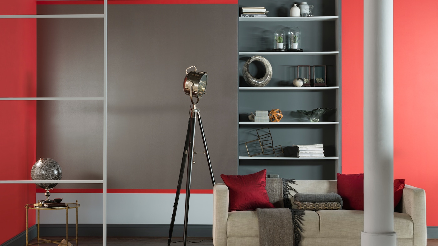 Also known as contrasting colours, a complementary colour scheme is achieved by pairing colours that are directly opposite each other on the colour wheel. Think orange and teal, yellow and blue, green and magenta. 