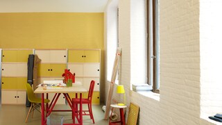 Create a welcoming mood with sunny colours