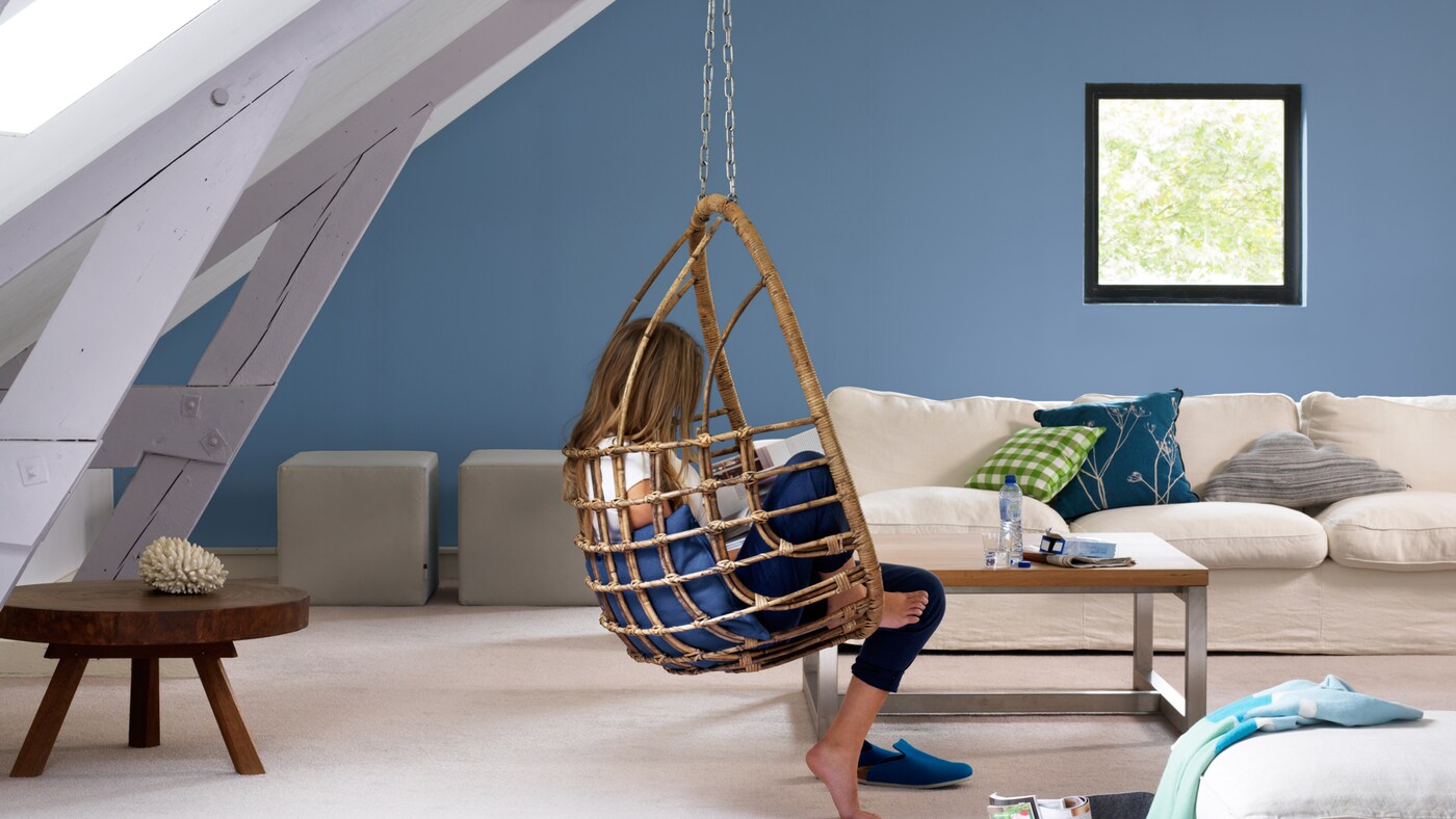 Marry fresh colours with warm bright colours for a clean, cheerful feeling.
