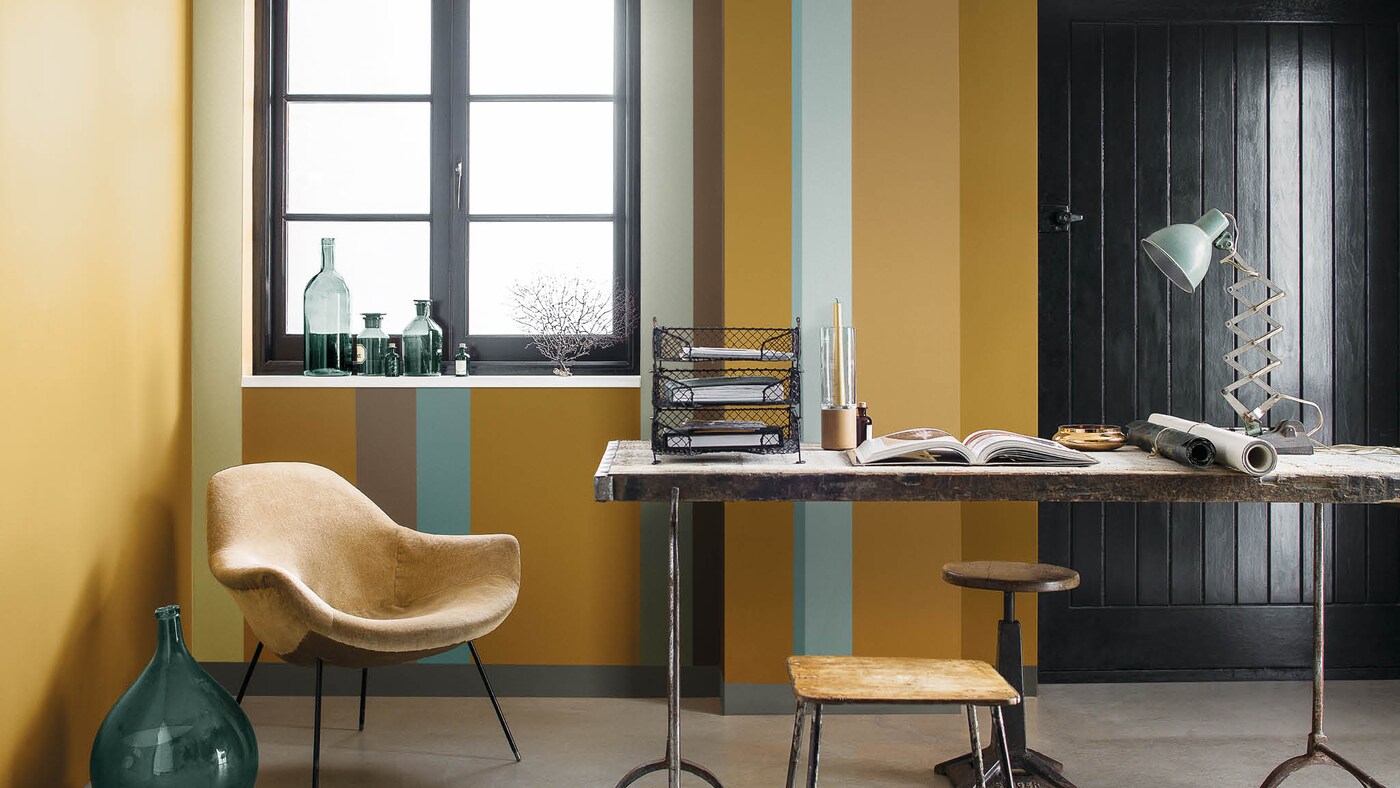 Blue and gold may sound like an unusual combination at first, but with the right tones it can be uplifting and harmonious. 